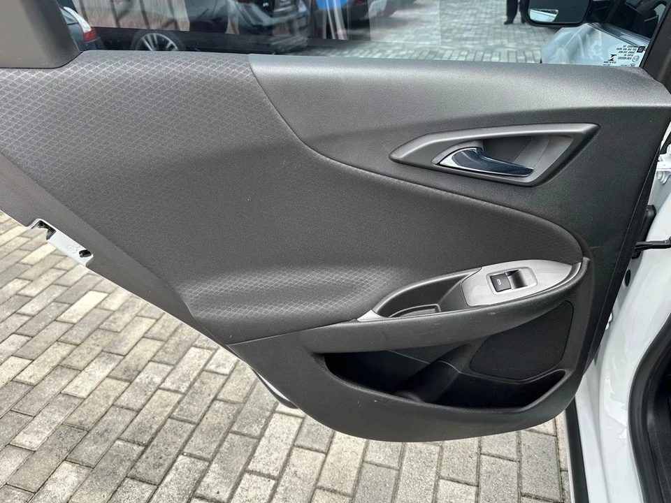2023 Chevrolet Malibu - Image 20 of 21