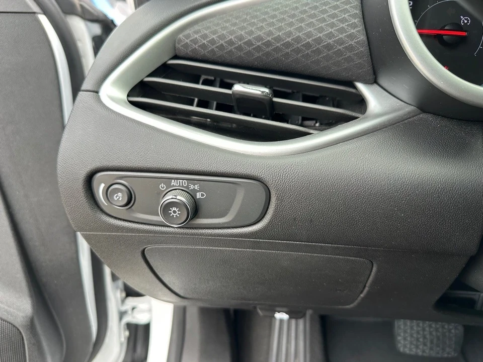 2023 Chevrolet Malibu - Image 16 of 21