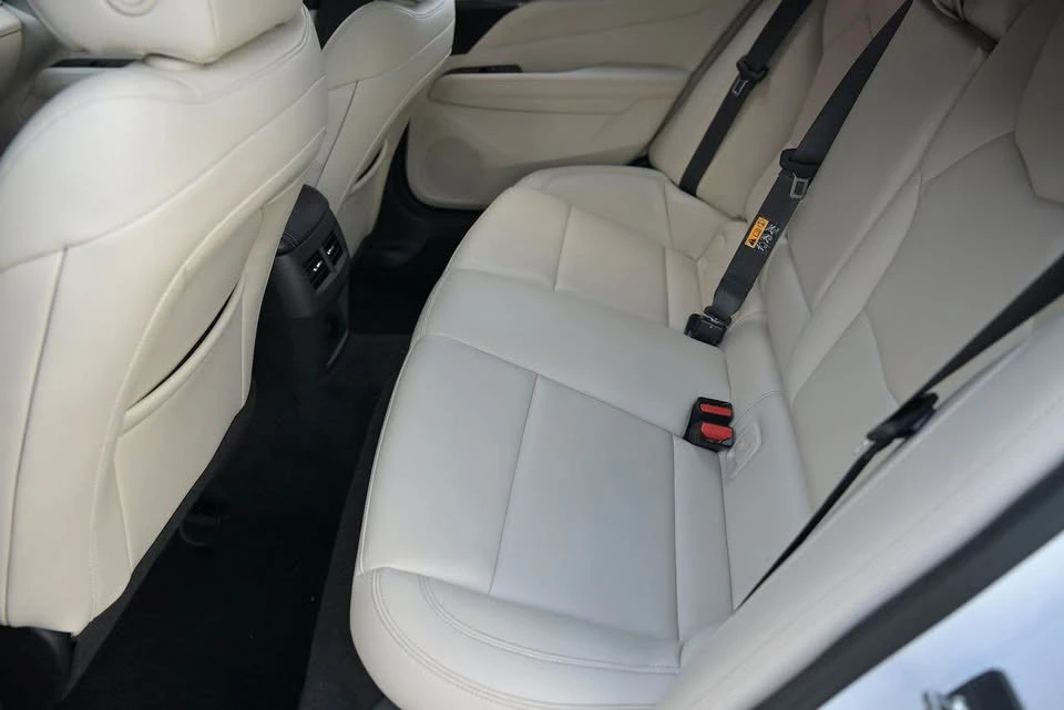 2023 Cadillac CT4 - Image 9 of 10