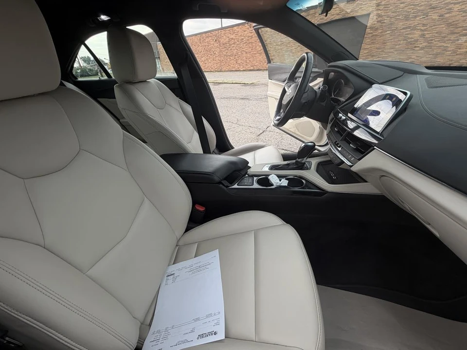 2023 Cadillac CT4 - Image 15 of 23