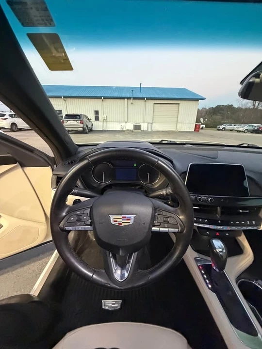 2023 Cadillac CT4 - Image 8 of 13