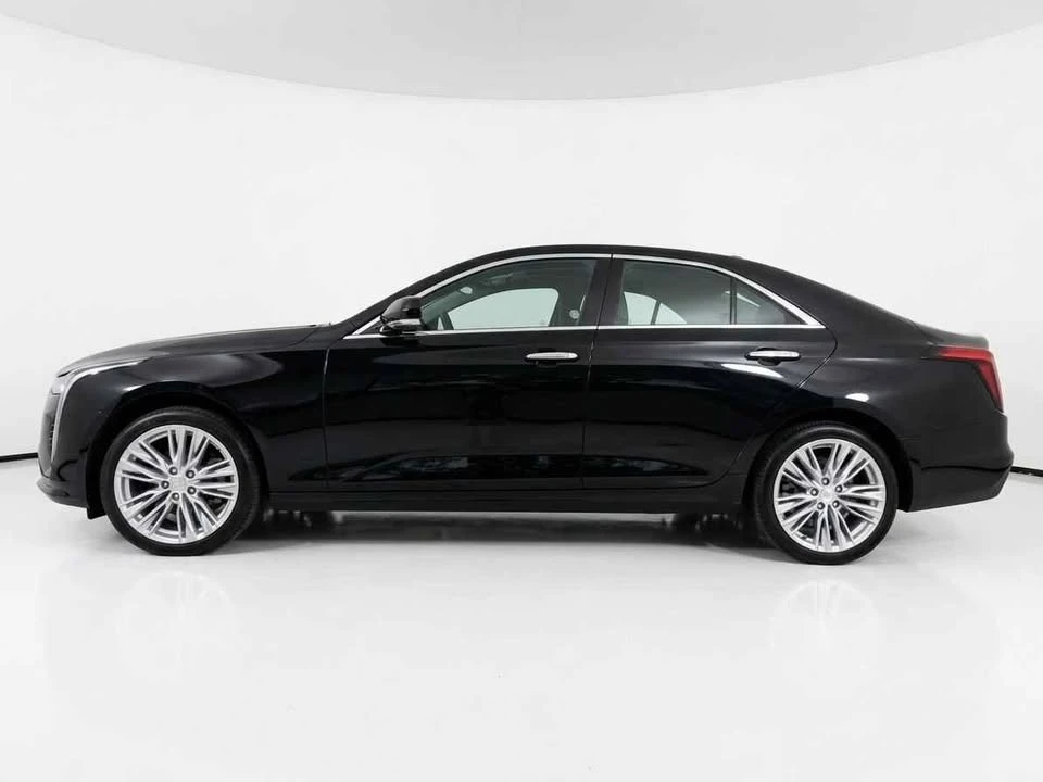 2023 Cadillac CT4 - Image 4 of 10