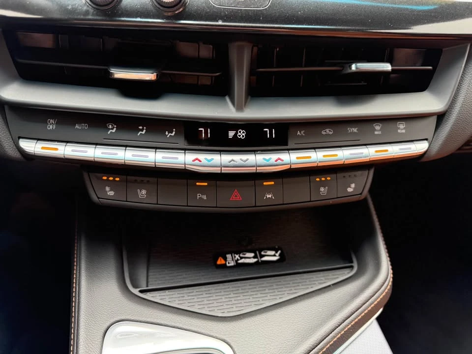 2023 Cadillac CT4 - Image 8 of 13
