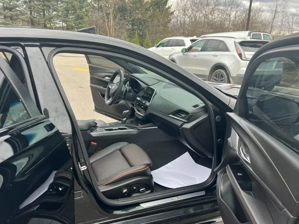 2023 Cadillac CT4 - Image 10 of 23