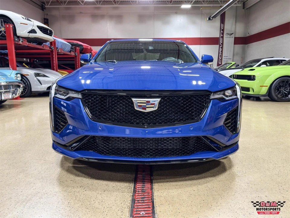 2023 Cadillac CT4-V - Image 8 of 31