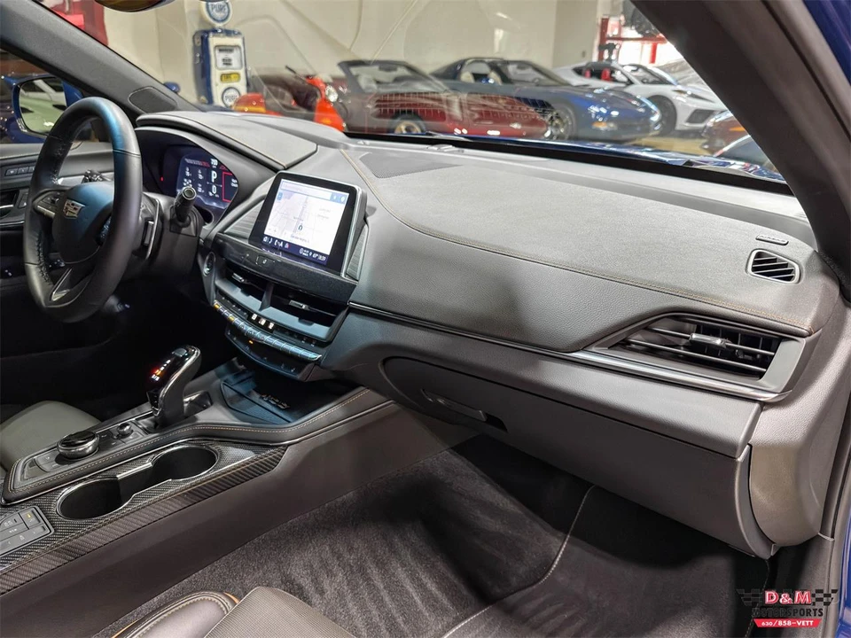 2023 Cadillac CT4-V - Image 15 of 31