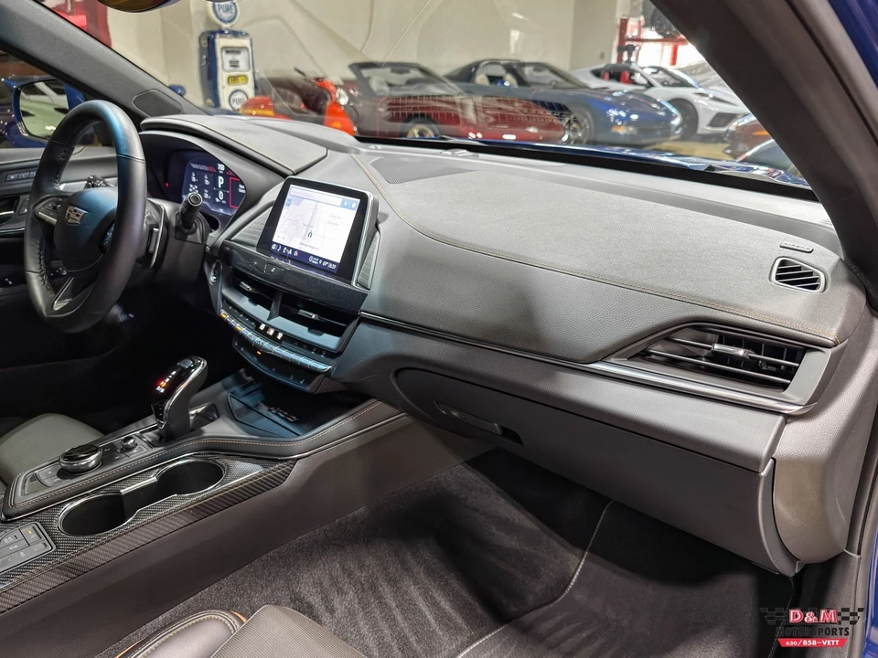 2023 Cadillac CT4-V - Image 15 of 21