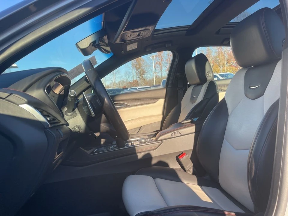 2023 Cadillac CT5 - Image 10 of 12