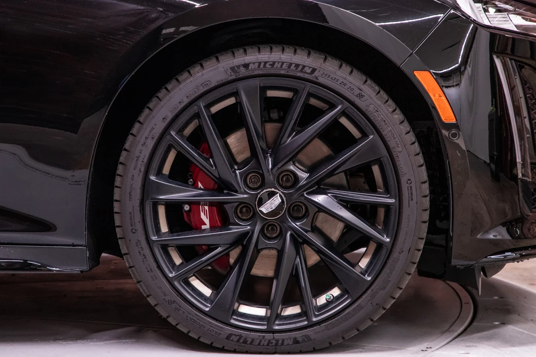 2023 Cadillac CT5-V - Image 28 of 31