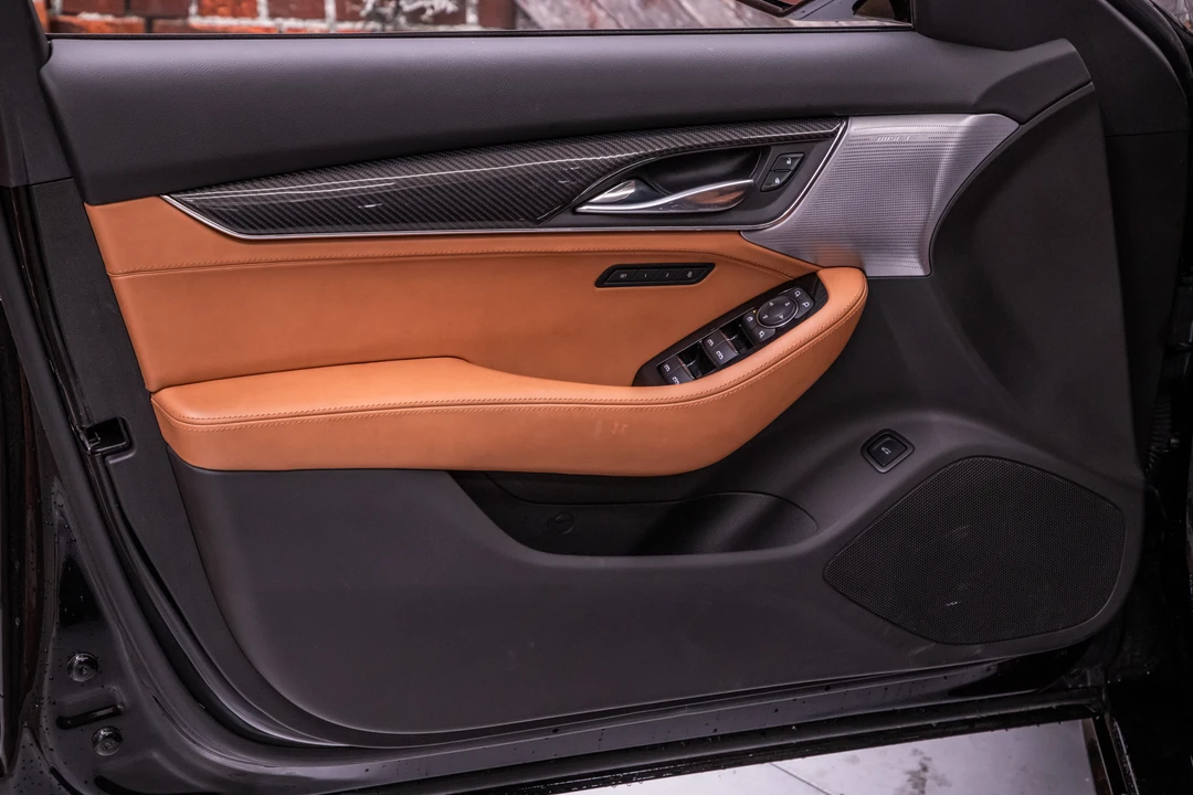 2023 Cadillac CT5-V - Image 30 of 31