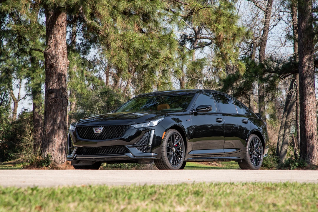 2023 Cadillac CT5-V - Image 2 of 31