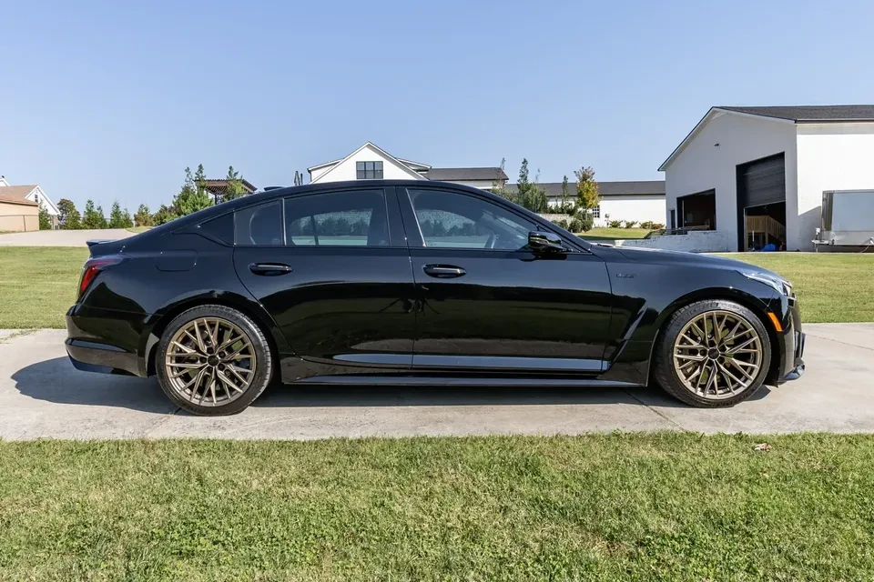 2023 Cadillac CT5-V Blackwing - Image 2 of 7