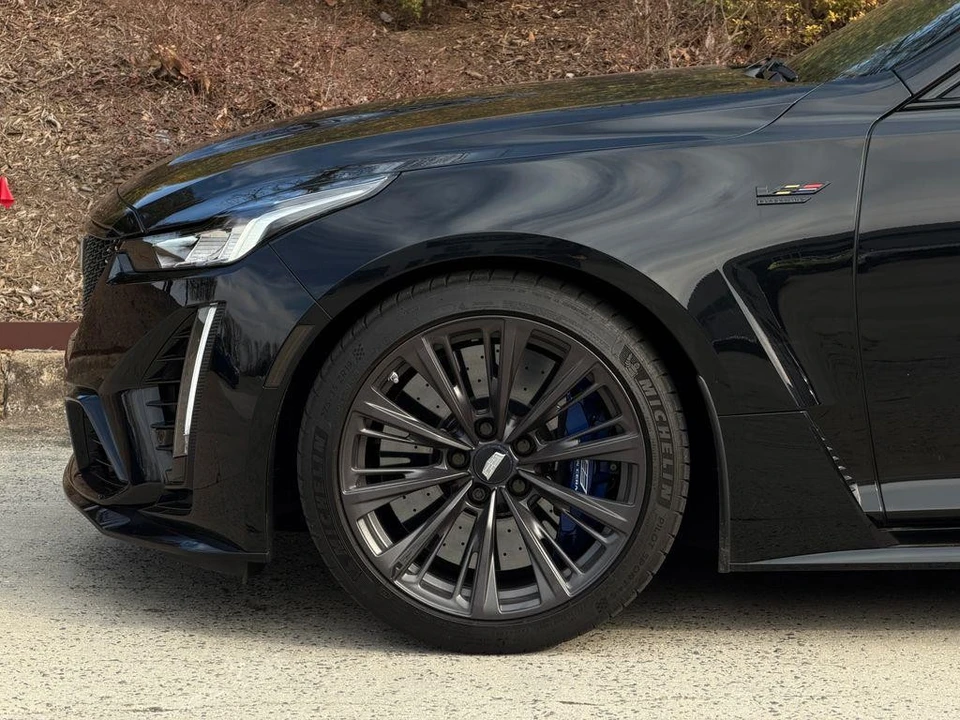2023 Cadillac CT5-V - Image 15 of 21