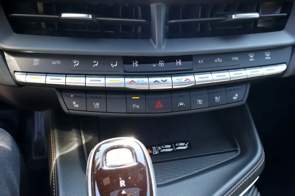 2023 Cadillac CT4-V - Image 18 of 20