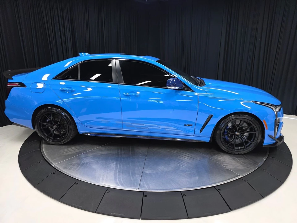 2023 Cadillac CT4-V - Image 16 of 31