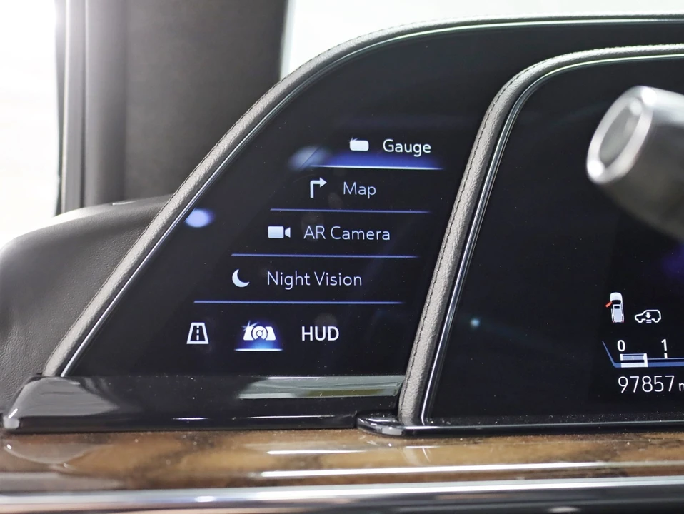 2023 Cadillac Escalade 5th Gen - Image 16 of 21
