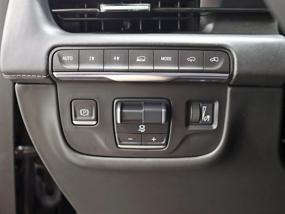 2023 Cadillac Escalade 5th Gen - Image 17 of 21