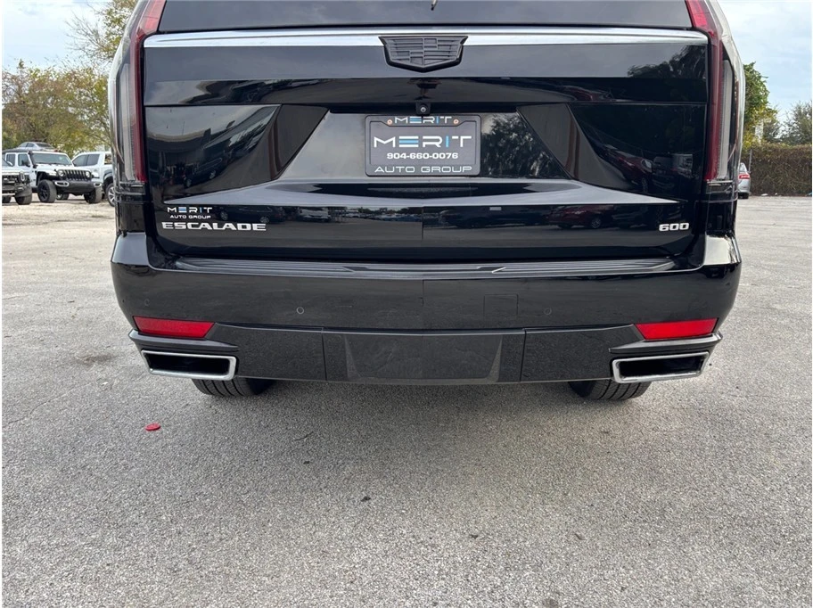 2023 Cadillac Escalade 5th Gen - Image 18 of 21