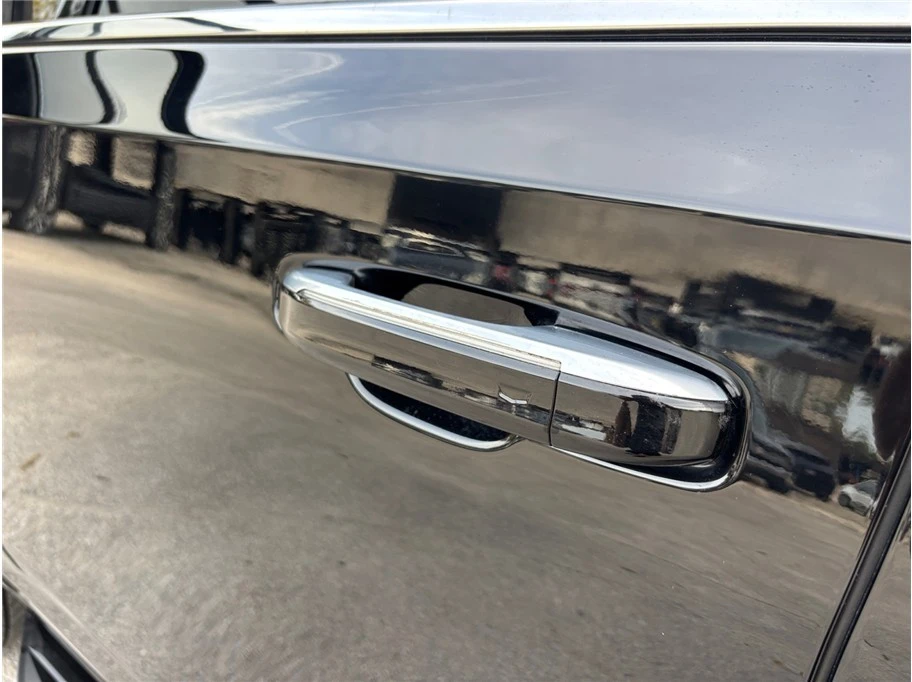 2023 Cadillac Escalade 5th Gen - Image 20 of 21