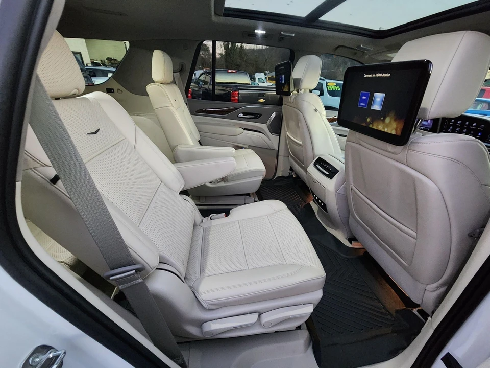 2023 Cadillac Escalade 5th Gen - Image 14 of 21