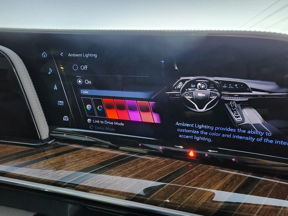 2023 Cadillac Escalade 5th Gen - Image 12 of 21
