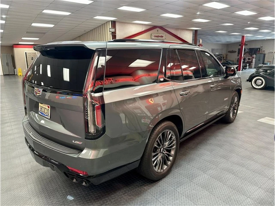 2023 Cadillac Escalade 5th Gen - Image 5 of 31