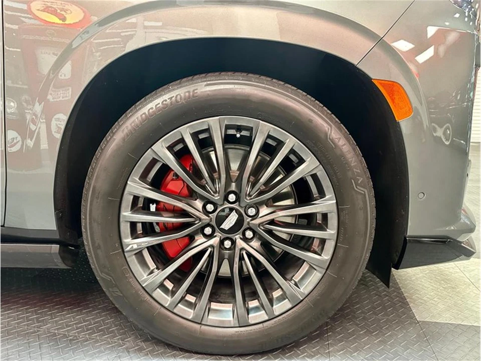 2023 Cadillac Escalade 5th Gen - Image 17 of 31