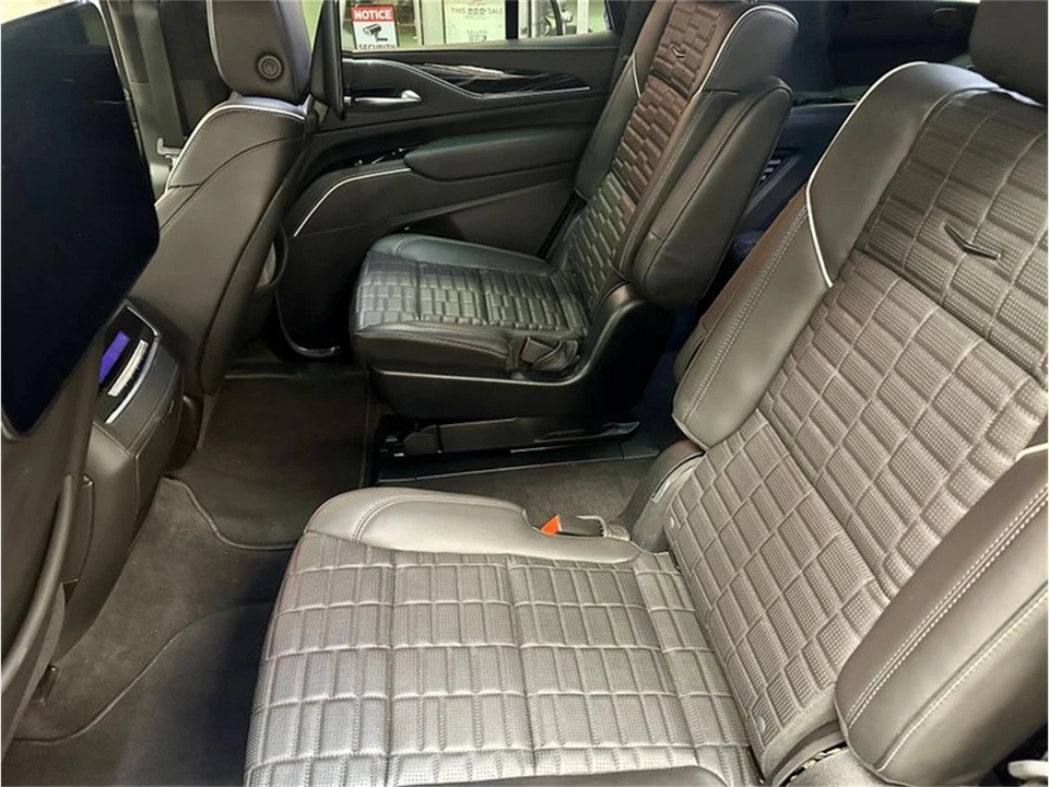 2023 Cadillac Escalade 5th Gen - Image 25 of 31