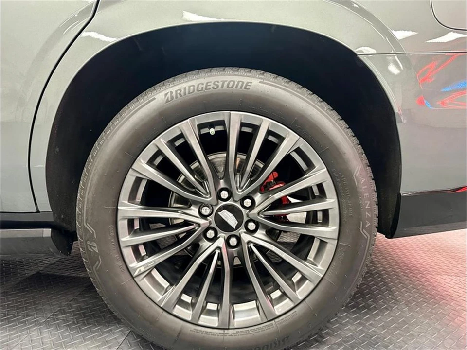 2023 Cadillac Escalade 5th Gen - Image 15 of 31