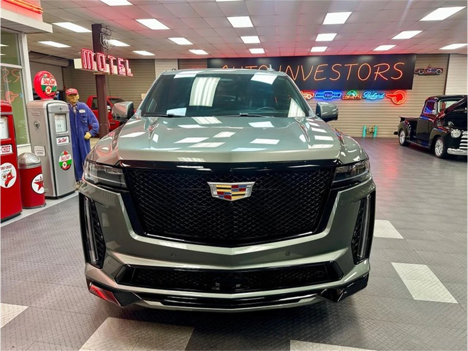 2023 Cadillac Escalade 5th Gen - Image 3 of 31