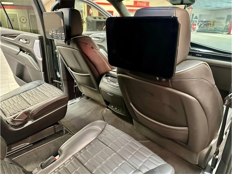 2023 Cadillac Escalade 5th Gen - Image 29 of 31