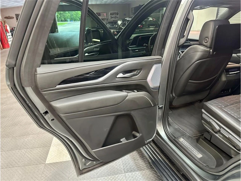 2023 Cadillac Escalade 5th Gen - Image 22 of 31
