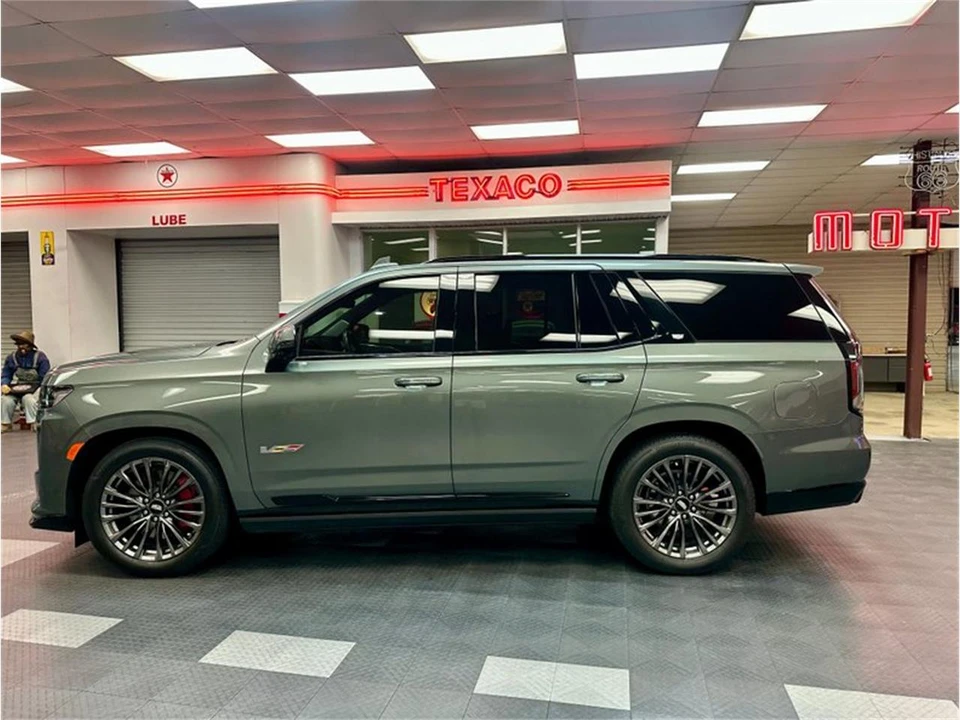 2023 Cadillac Escalade 5th Gen - Image 8 of 31