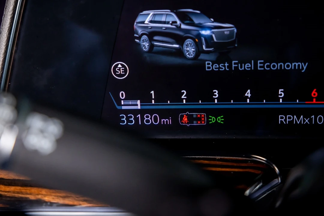 2023 Cadillac Escalade 5th Gen - Image 14 of 21