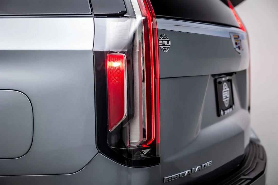 2023 Cadillac Escalade 5th Gen - Image 13 of 21