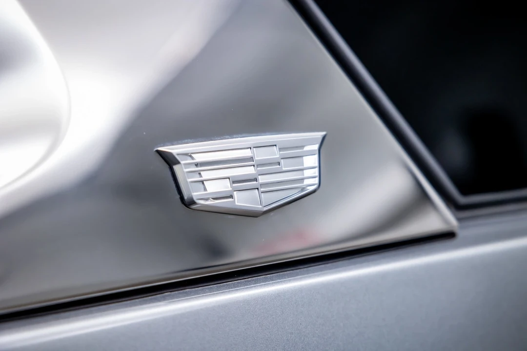 2023 Cadillac Escalade 5th Gen - Image 19 of 21