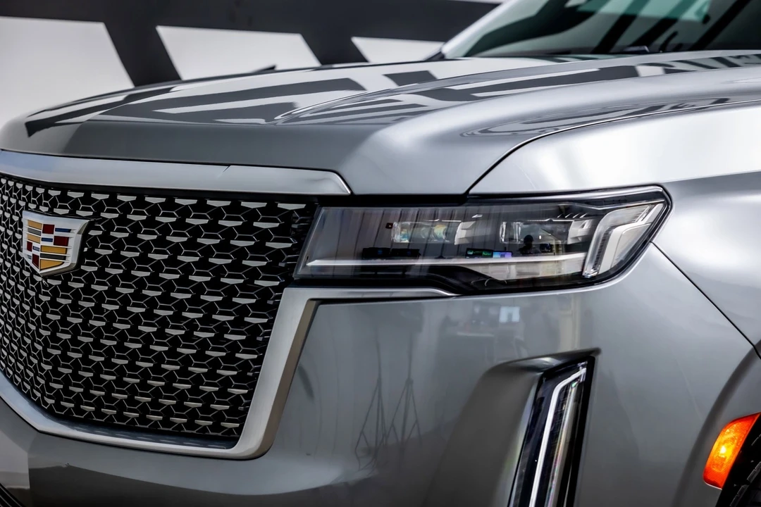 2023 Cadillac Escalade 5th Gen - Image 15 of 21