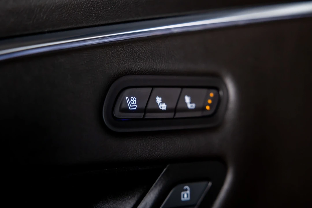 2023 Cadillac Escalade 5th Gen - Image 18 of 21