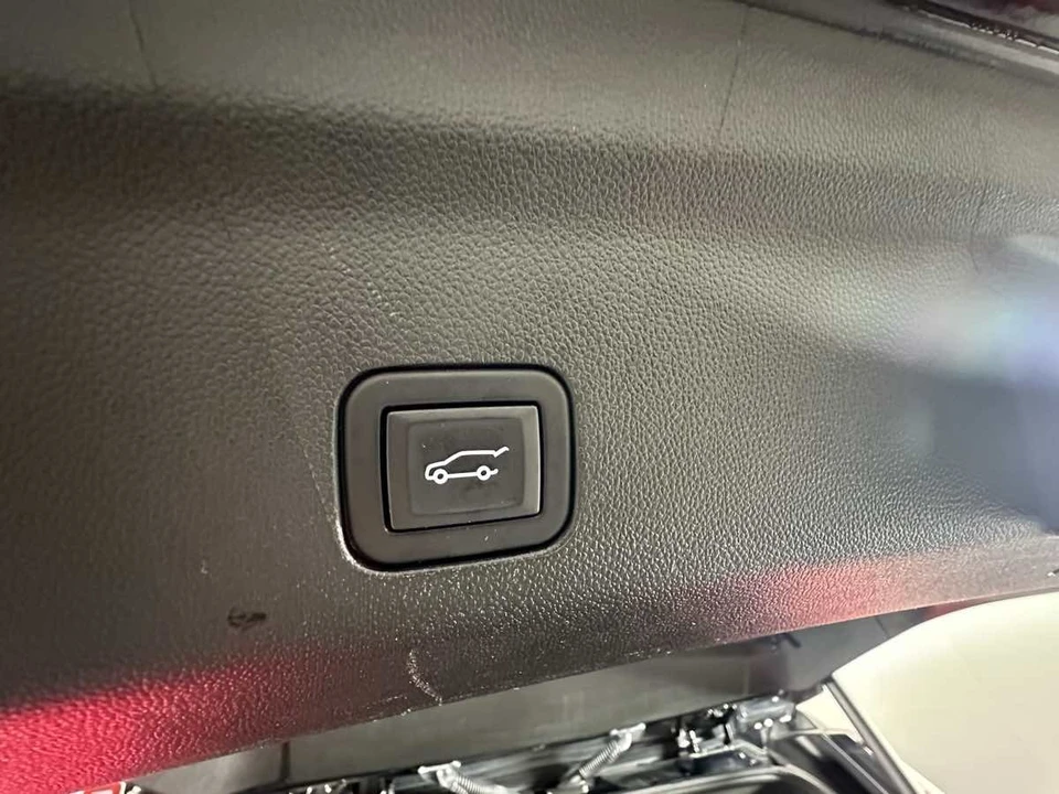 2023 Cadillac Escalade 5th Gen - Image 20 of 21
