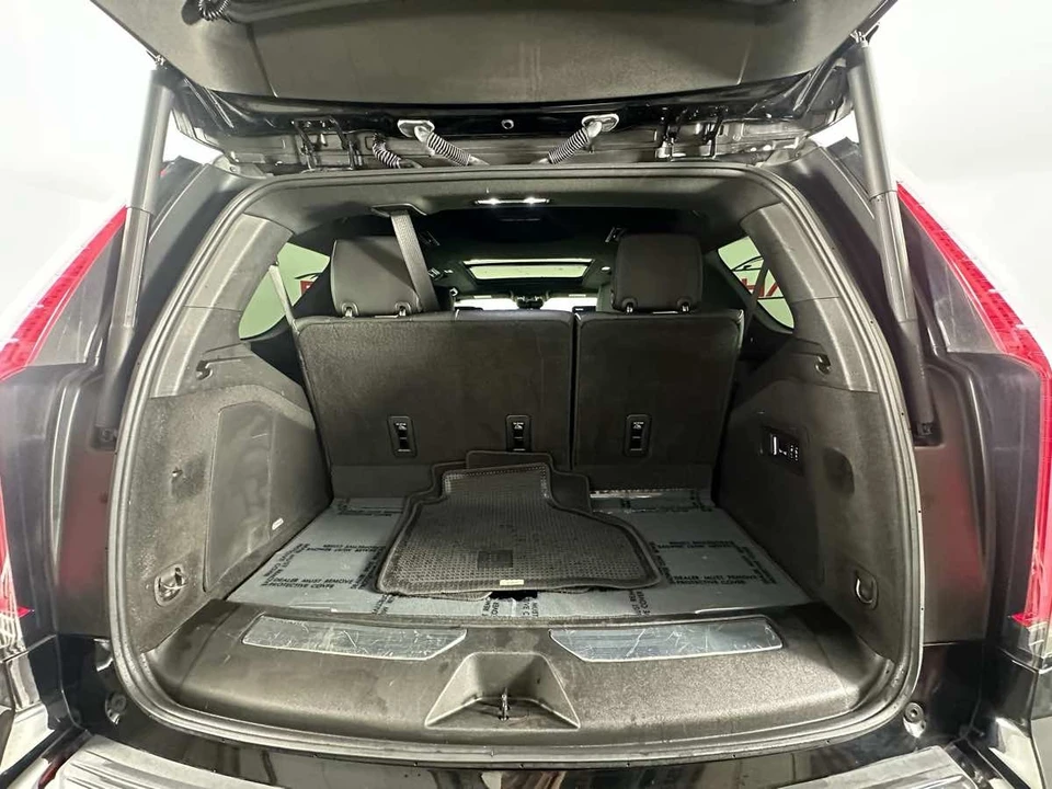 2023 Cadillac Escalade 5th Gen - Image 19 of 21