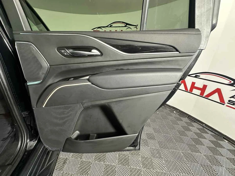 2023 Cadillac Escalade 5th Gen - Image 18 of 21