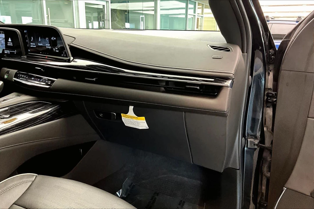 2023 Cadillac Escalade 5th Gen - Image 19 of 21