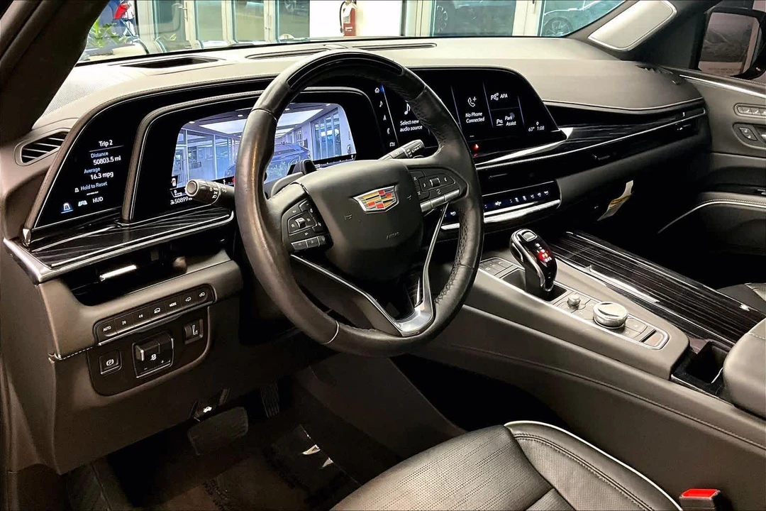 2023 Cadillac Escalade 5th Gen - Image 18 of 21