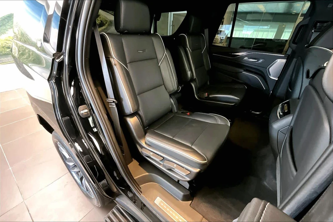2023 Cadillac Escalade 5th Gen - Image 20 of 21