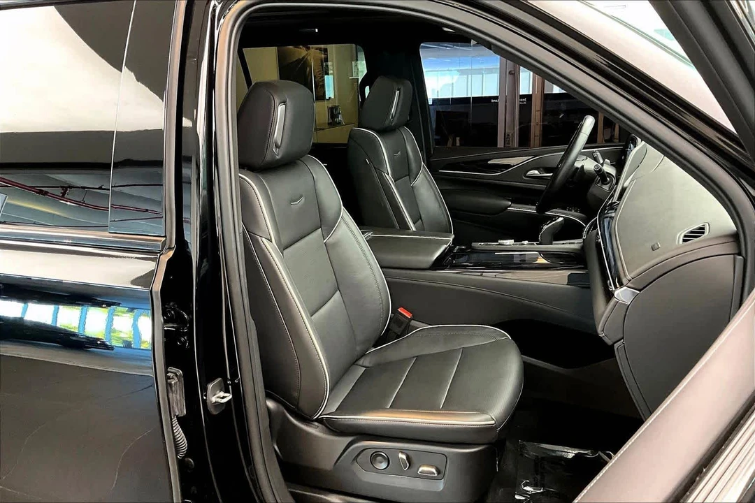 2023 Cadillac Escalade 5th Gen - Image 9 of 21