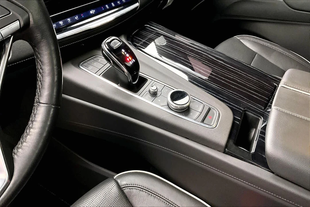 2023 Cadillac Escalade 5th Gen - Image 17 of 21