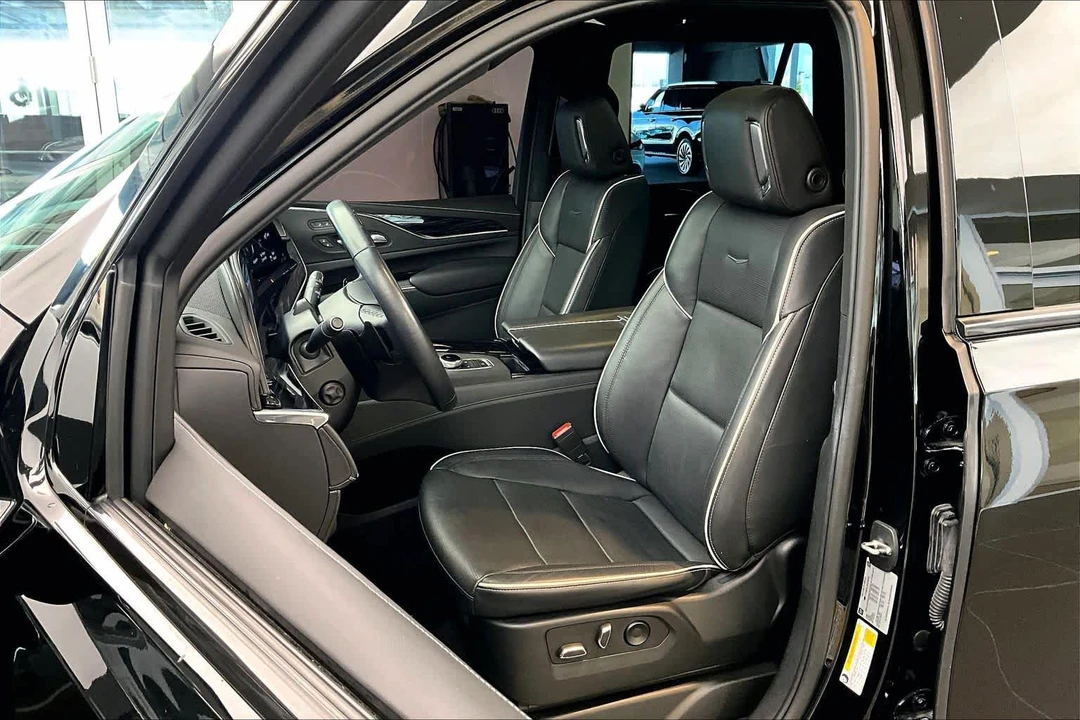 2023 Cadillac Escalade 5th Gen - Image 8 of 12