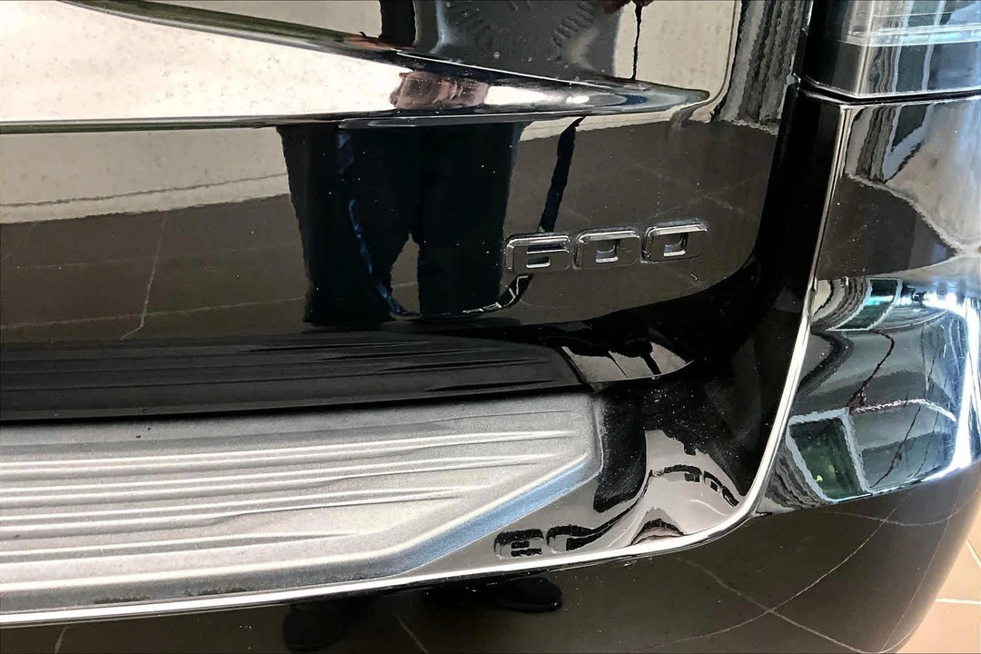 2023 Cadillac Escalade 5th Gen - Image 10 of 12