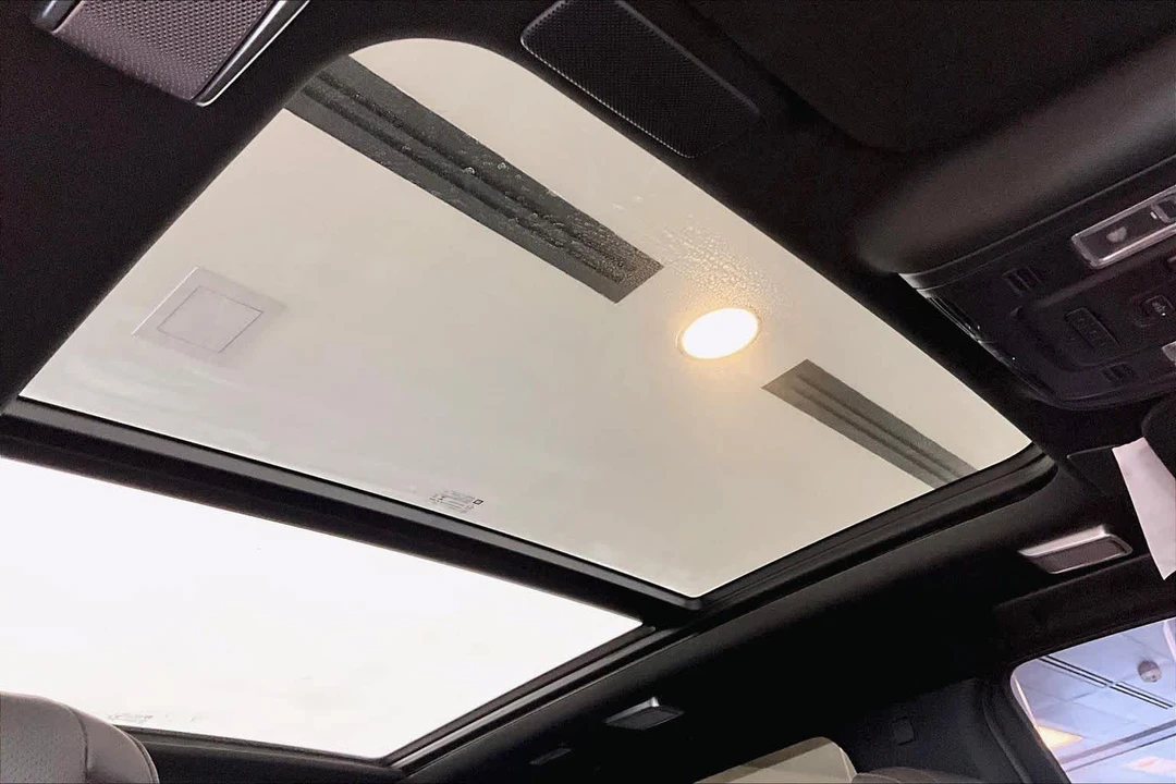 2023 Cadillac Escalade 5th Gen - Image 14 of 21