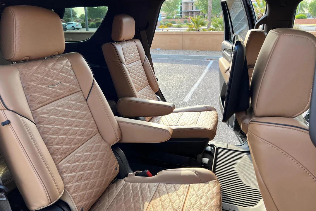 2023 Cadillac Escalade 5th Gen - Image 26 of 31
